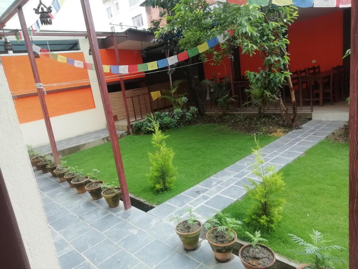 Hotel Chhimeki Katmandú Exterior foto