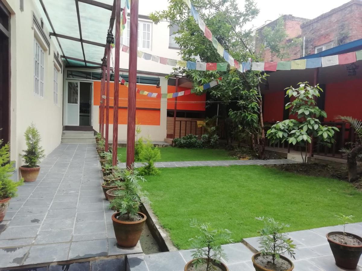 Hotel Chhimeki Katmandú Exterior foto